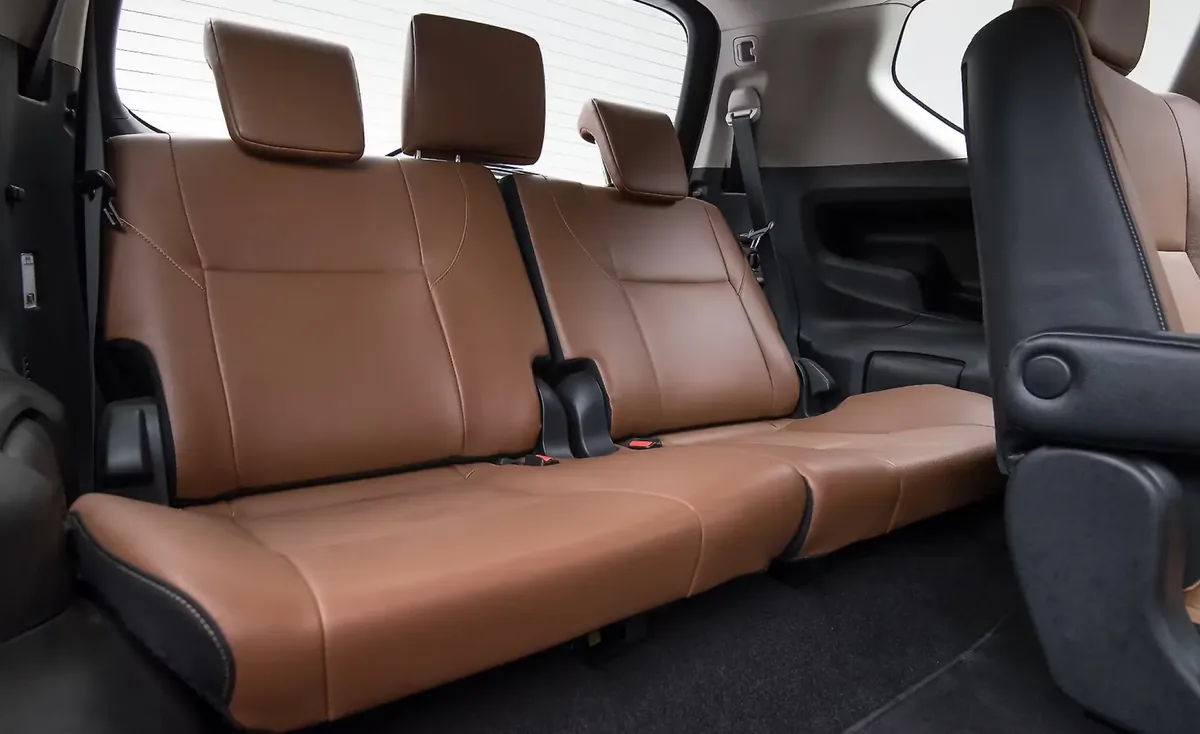 Toyota Innova-8